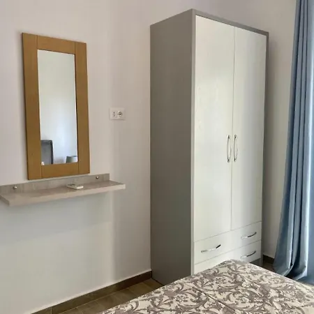 Himara Central Apartment *