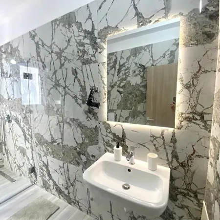 Apartman Himara Central Apartment