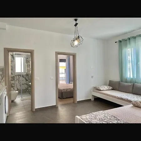 Himara Central Apartment